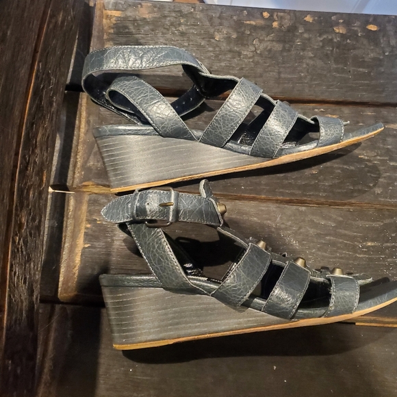 Balenciaga Arena City Stud Silver Gladiator Wedge Sandals Dark Gray Leather - Picture 11 of 11